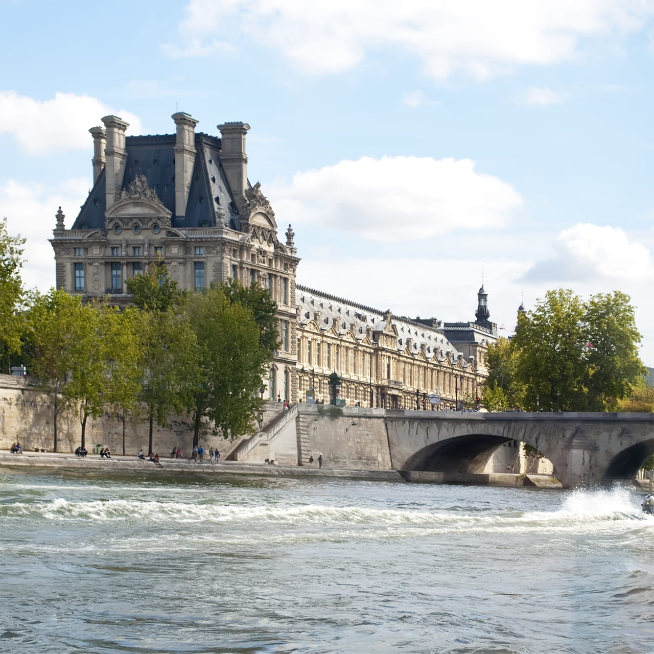 louvre crociere sulla senna parigi
